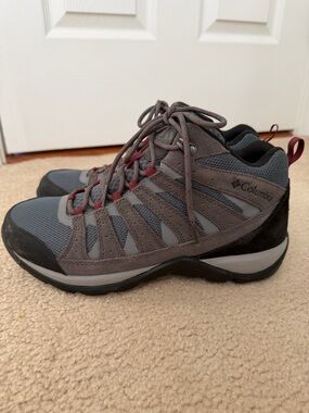 Men’s Columbia Redmond Hiking Boots - Size 9W - New